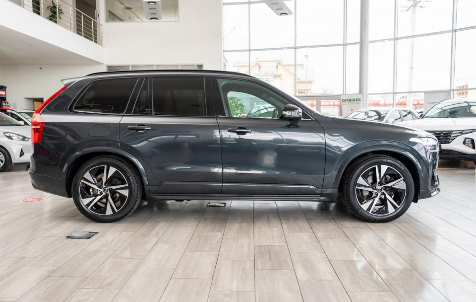 Volvo XC90 2.0 B5 AWD Geartronic "R-Design"