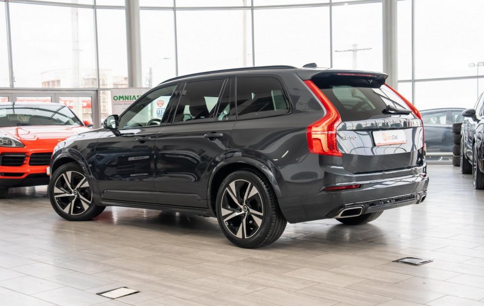 Volvo XC90 2.0 B5 AWD Geartronic "R-Design"