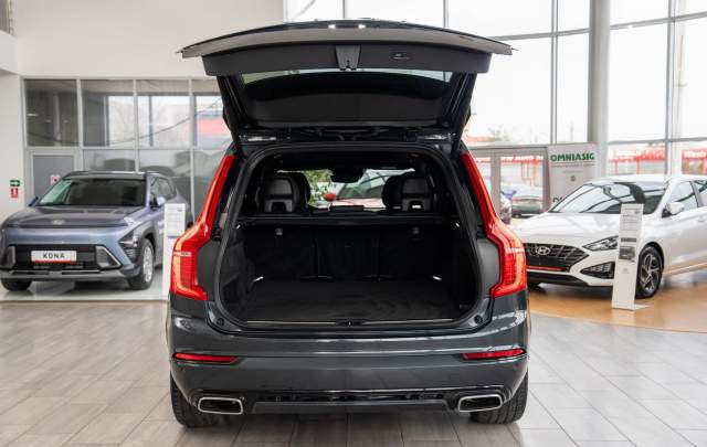 Volvo XC90 2.0 B5 AWD Geartronic "R-Design"