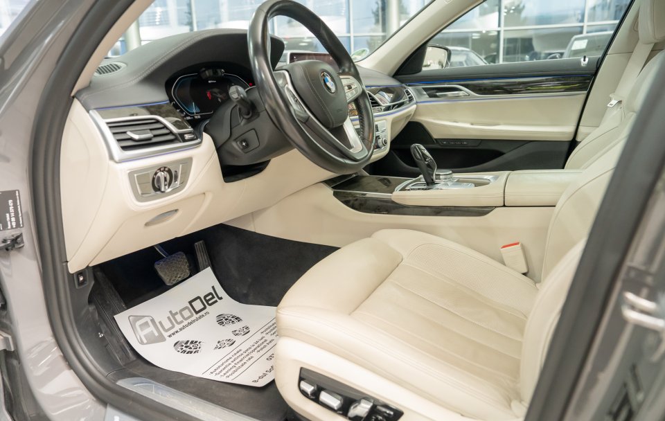 BMW Seria 7 745Le xDrive Plug-in Hybrid