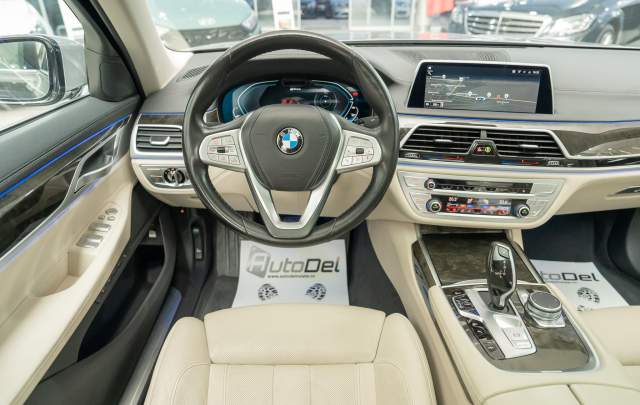 BMW Seria 7 745Le xDrive Plug-in Hybrid