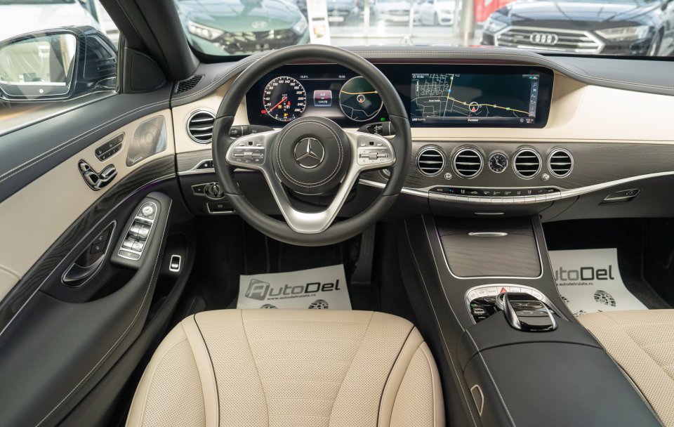 Mercedes-Benz S-Class S560 4Matic 9G-Tronic