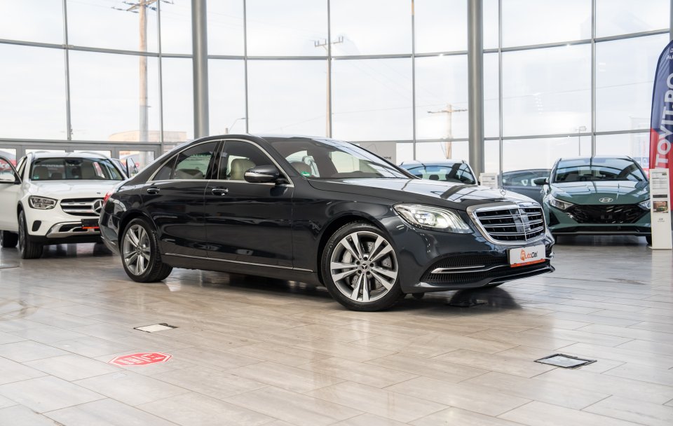 Mercedes-Benz S-Class S560 4Matic 9G-Tronic