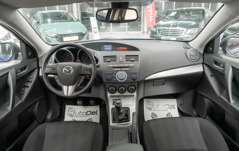 Mazda 3 1.6i "High-Line"