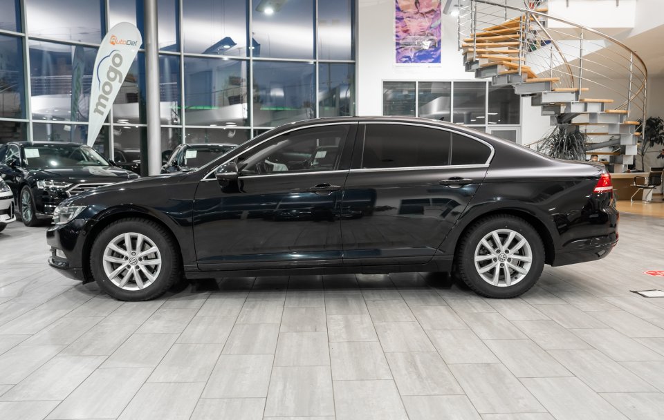 Volkswagen Passat 1.6TDI DSG Sedan