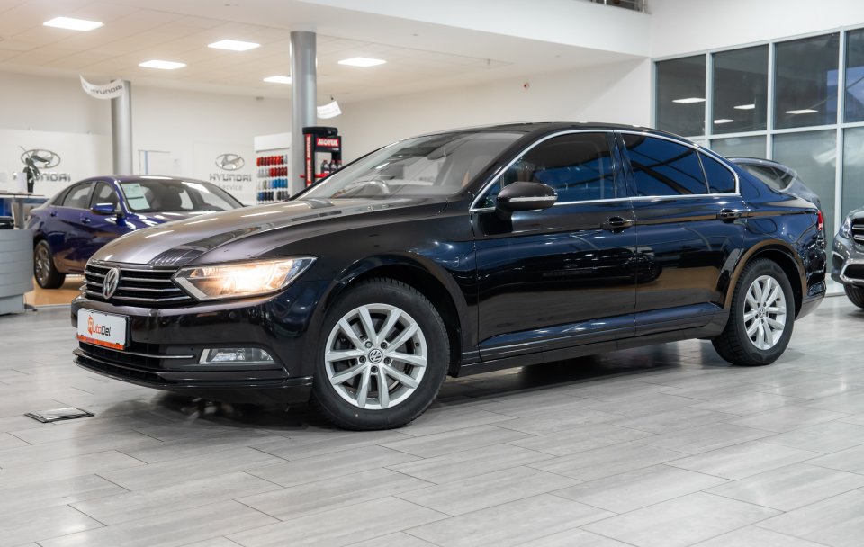 Volkswagen Passat 1.6TDI DSG Sedan