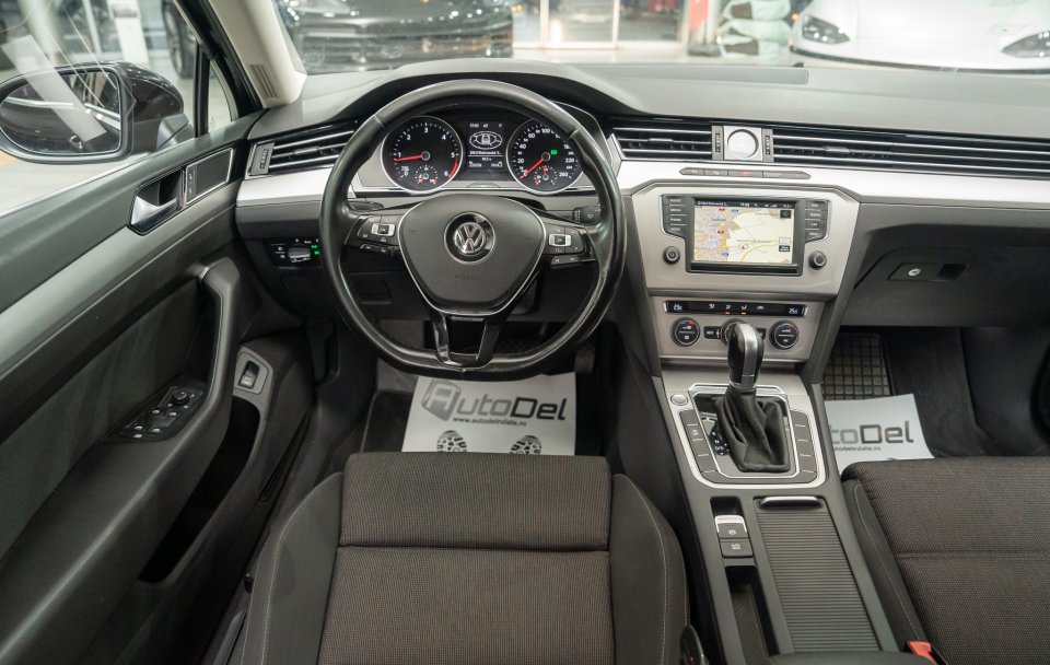 Volkswagen Passat 1.6TDI DSG Sedan