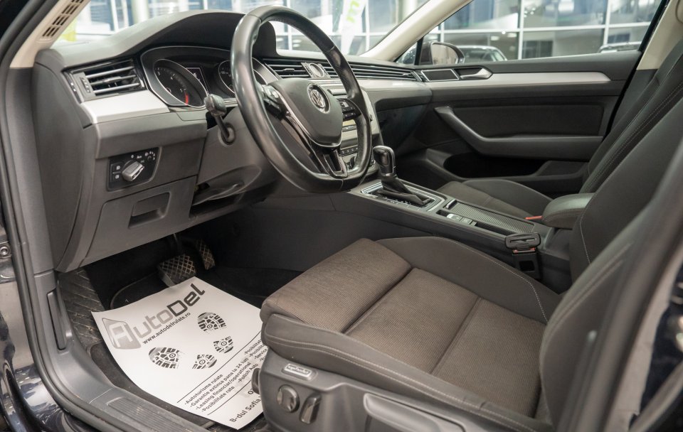 Volkswagen Passat 1.6TDI DSG Sedan