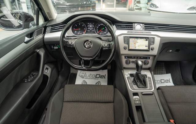 Volkswagen Passat 1.6TDI DSG Sedan