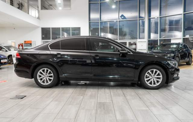Volkswagen Passat 1.6TDI DSG Sedan