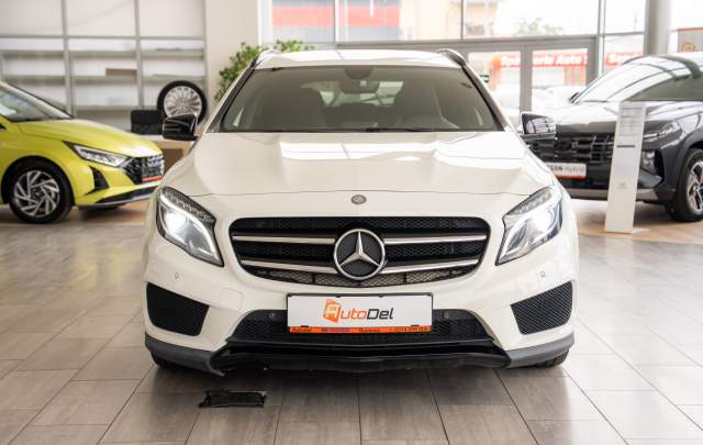 Mercedes-Benz GLA-Class 220d 4Matic "AMG Line" Automat