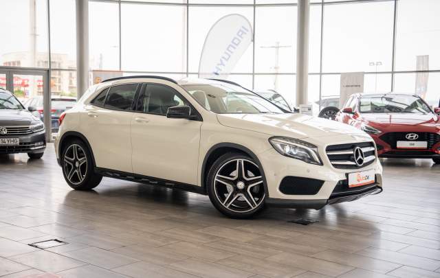 Mercedes-Benz GLA-Class 220d 4Matic "AMG Line" Automat