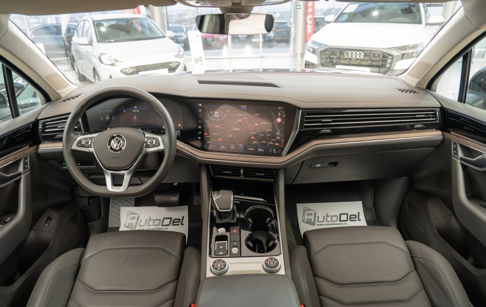 Volkswagen Touareg 3.0TDI V6 4Motion "Atmosphere"