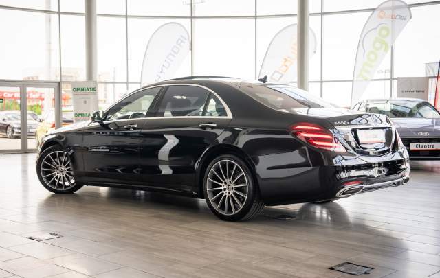 Mercedes-Benz S-Class S560e Plug-in Hybrid LONG "AMG LINE"
