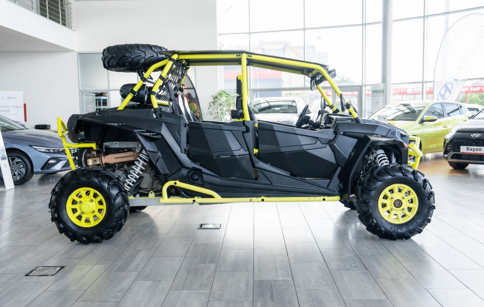 Polaris RZR XP 1000 4 Locuri / Automat / 4x4 / Reductor