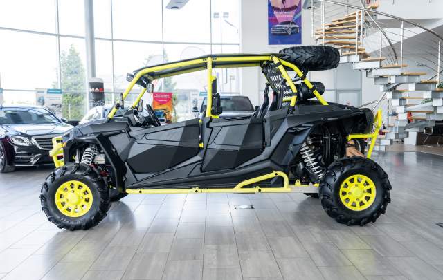 Polaris RZR XP 1000 4 Locuri / Automat / 4x4 / Reductor