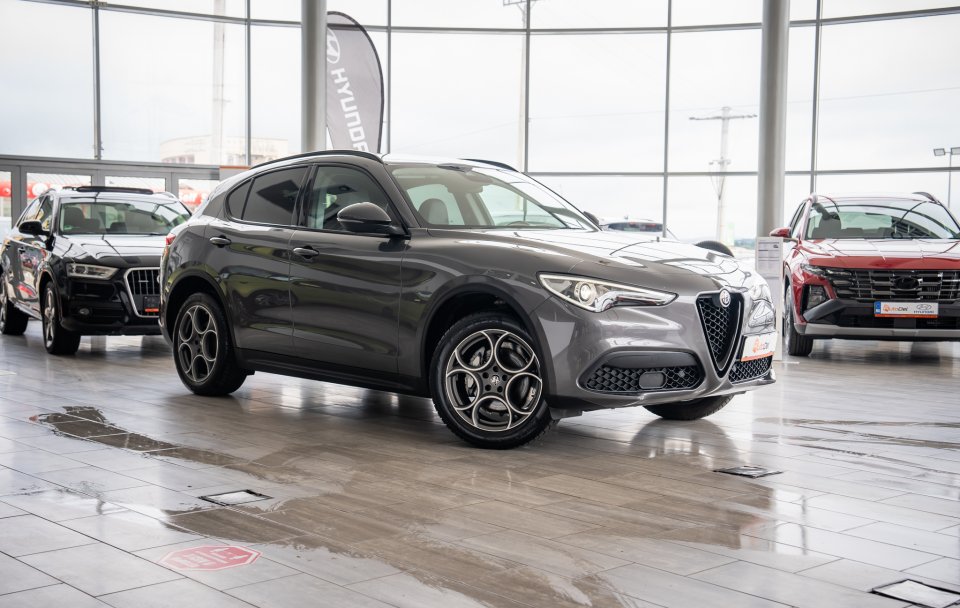 Alfa Romeo Stelvio 2.0 B-Tech Q4 AWD Automat