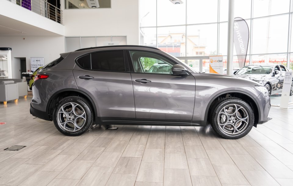 Alfa Romeo Stelvio 2.0 B-Tech Q4 AWD Automat