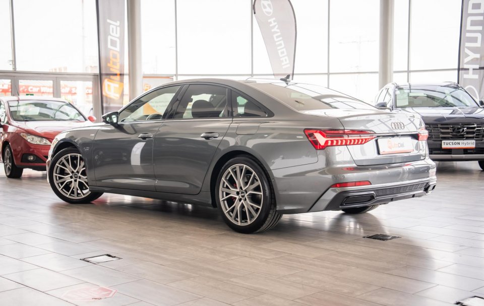 Audi A6 2.0 / 55TFSI Plug-in Hybrid Quattro Automat "Sport" S-Line