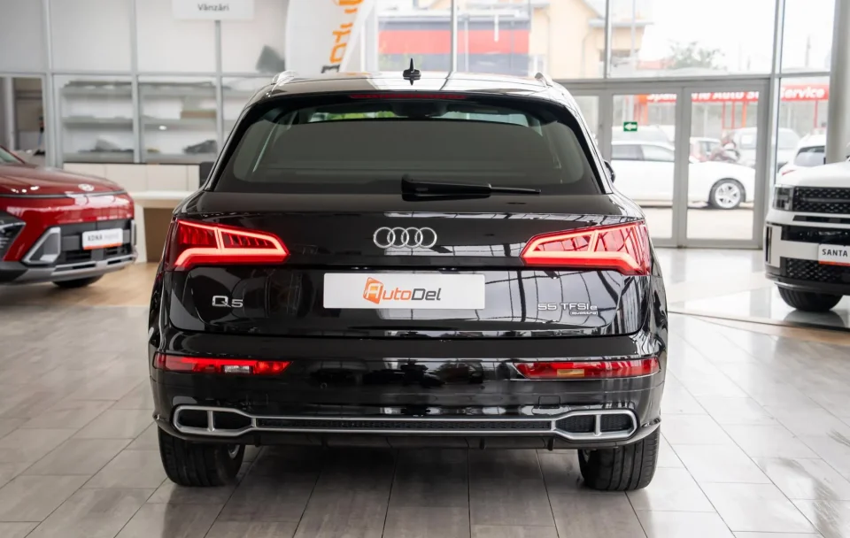 Audi Q5 2.0 / 55TFSIe Quattro "S-Line"