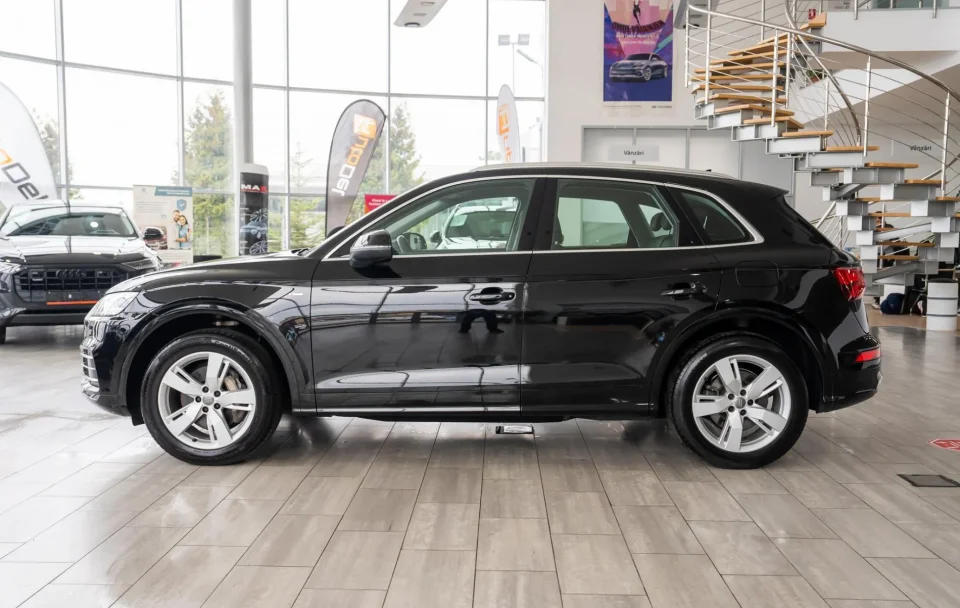 Audi Q5 2.0 / 55TFSIe Quattro "S-Line"