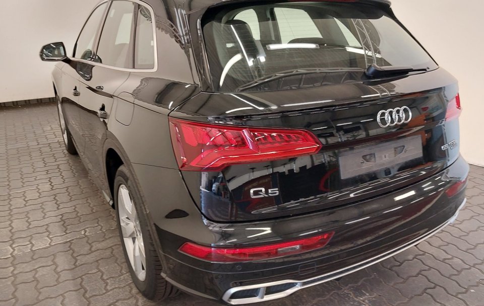 Audi Q5 55TFSIe 2.0 Plug-in Hybrid 4x4 "S-Line"