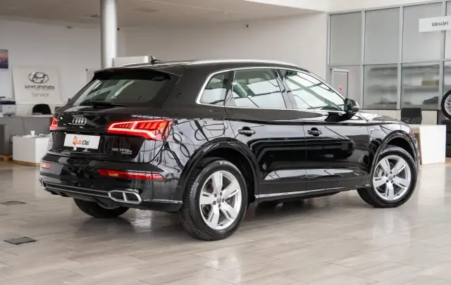 Audi Q5 2.0 / 55TFSIe Quattro "S-Line"