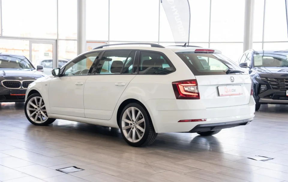 Skoda Octavia 1.6TDI DSG "Drive" Combi