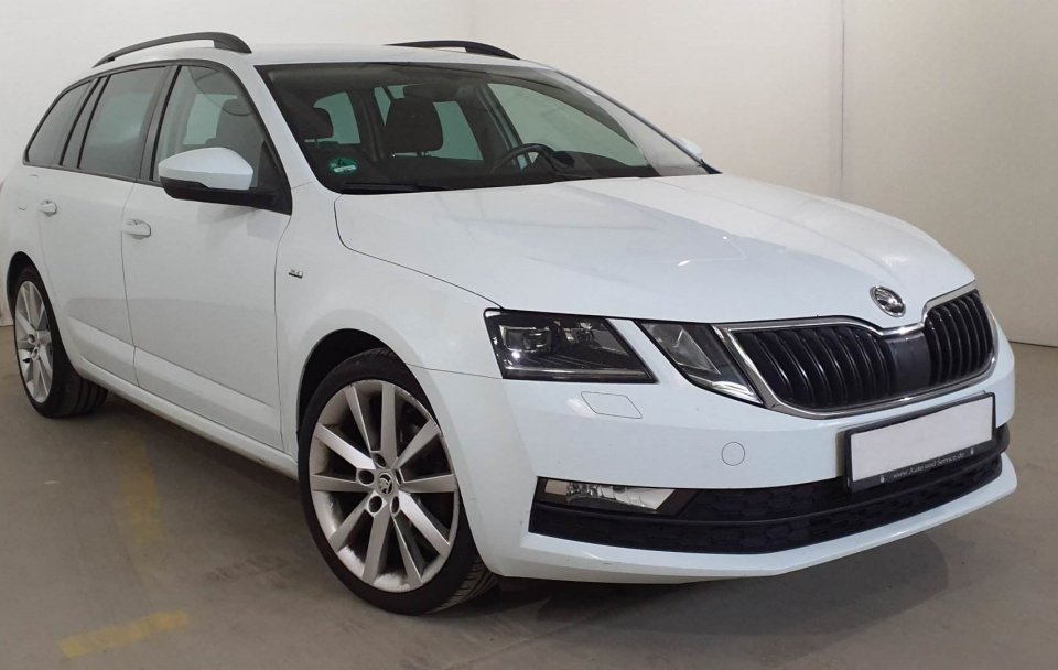 Skoda Octavia 1.6TDI DSG "Drive" Combi