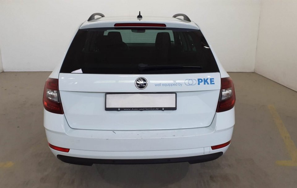 Skoda Octavia 1.6TDI DSG "Drive" Combi