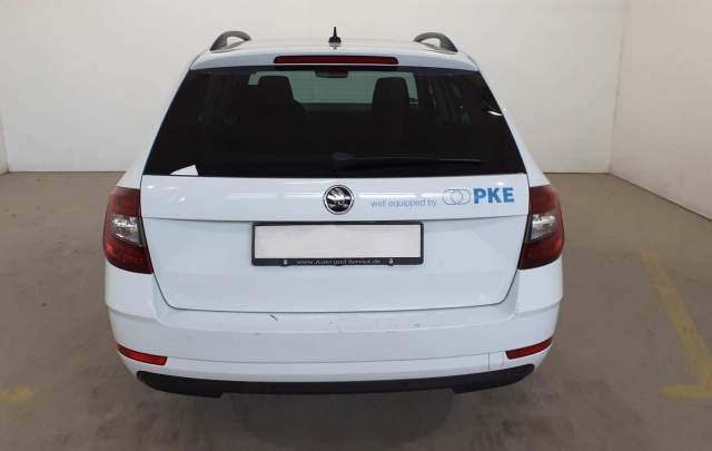 Skoda Octavia 1.6TDI DSG "Drive" Combi