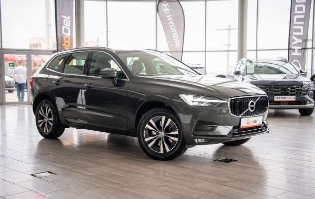 Volvo XC60 2.0 B4 Benzina MildHybrid Automat "Momentum Pro"