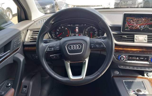 Audi Q5 2.0TFSI Quattro S-Tronic - Perne Aer -