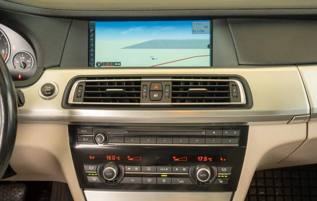 BMW Seria 7 740d xDrive Steptronic "M Sportpacket"