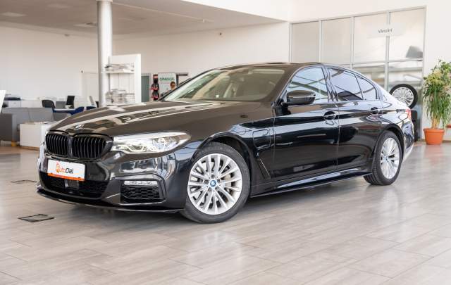 BMW Seria 5 530e 2.0 Plug-in Hybrid "Luxury Line"