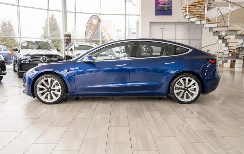 Tesla Model 3 Long Range AWD