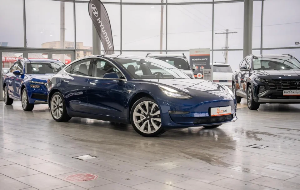 Tesla Model 3 Long Range AWD