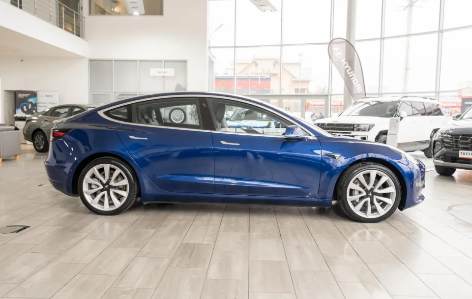 Tesla Model 3 Long Range AWD