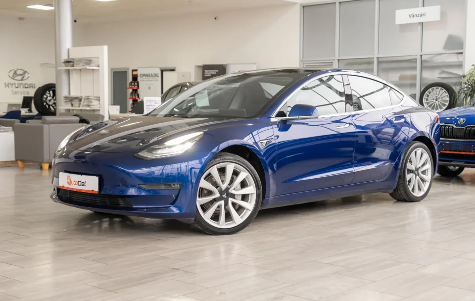 Tesla Model 3 Long Range AWD