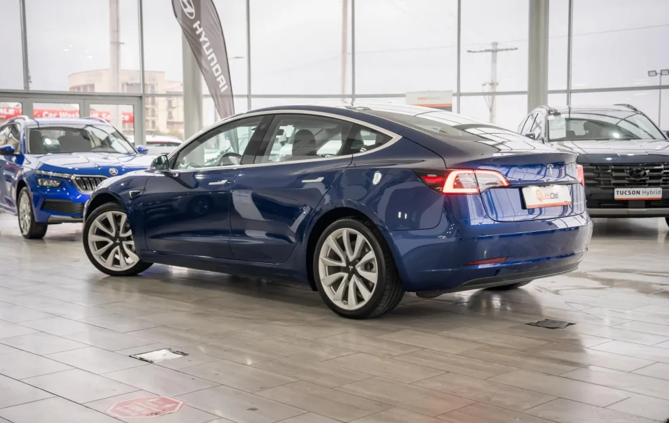 Tesla Model 3 Long Range AWD