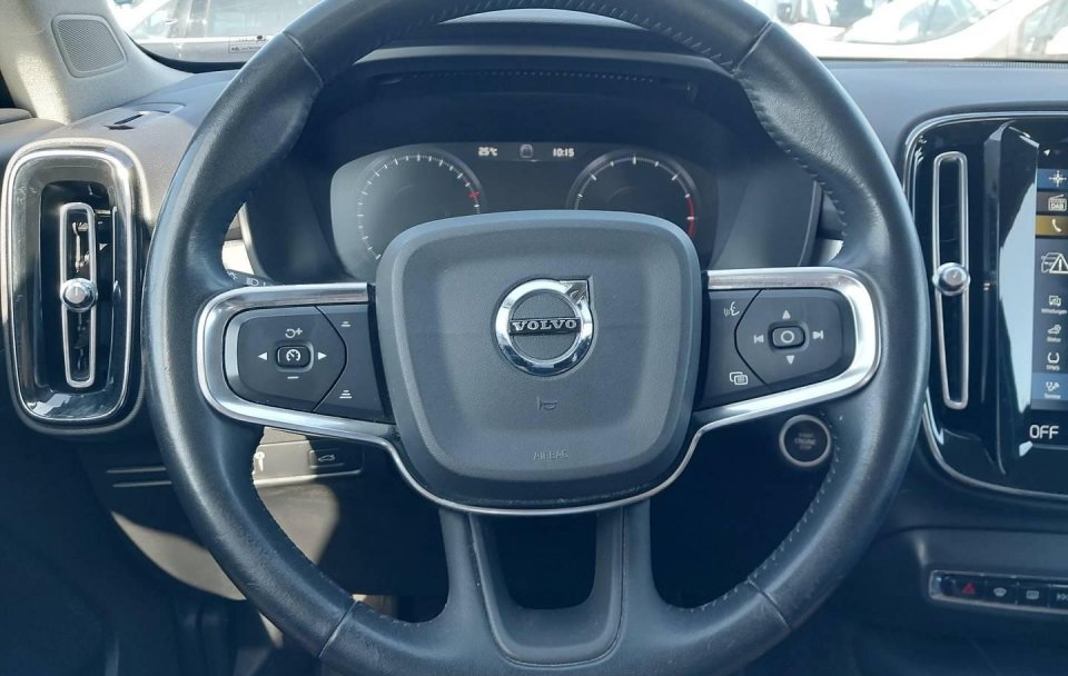 Volvo XC40 2.0 D4 Geartronic "Momentum Pro"