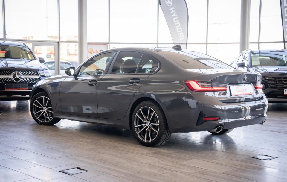 BMW Seria 3 320d xDrive Steptronic "Advantage"