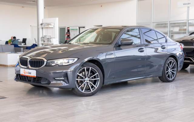 BMW Seria 3 320d xDrive Steptronic "Advantage"