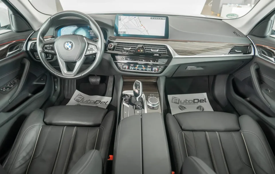 BMW Seria 5 520d Automat "Luxury Line"