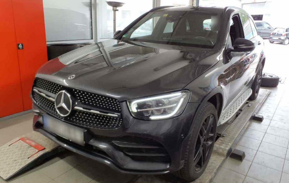 Mercedes-Benz GLC 300de 2.0Plug-in Hybrid 4Matic "AMG Line"