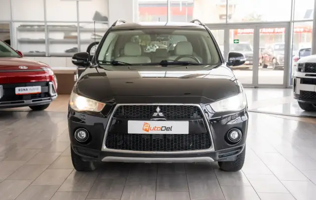 Mitsubishi Outlander 2.2DI-D 4x4 7-Locuri