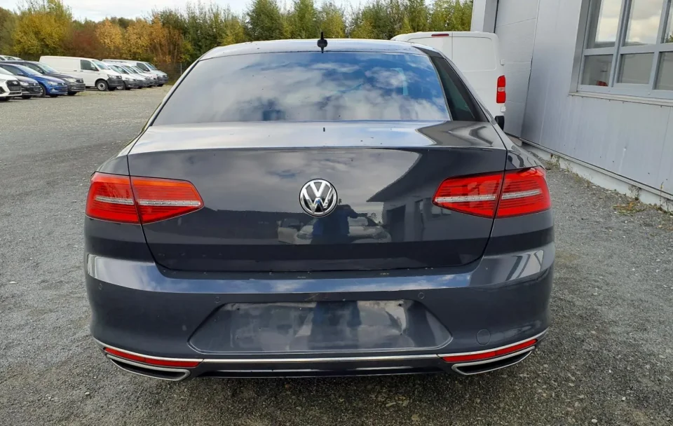 Volkswagen Passat 2.0Bi-TDI BMT 4Motion DSG "Highline"