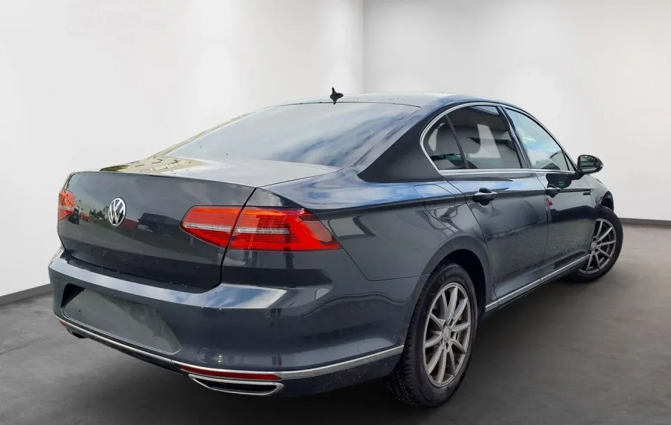 Volkswagen Passat 2.0Bi-TDI BMT 4Motion DSG "Highline"