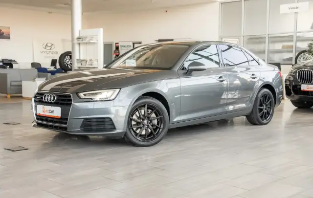 Audi A4 2.0TDI Quattro S-Tronic Limousine