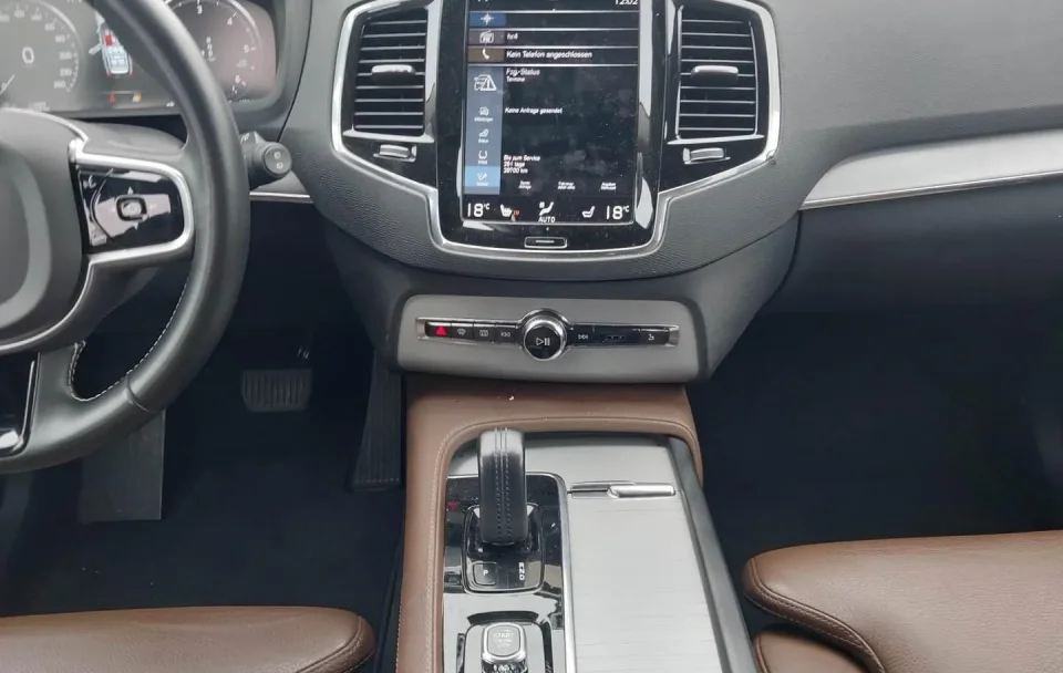 Volvo XC 90 2.0 Diesel Mild-Hybrid 4x4 "Momentum Pro" - 7 Locuri